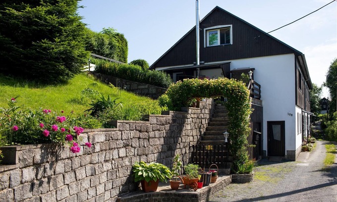 Krumhermsdorf Condo | Comfortable, quiet and well-kept vacation apartment, idyllic countryside