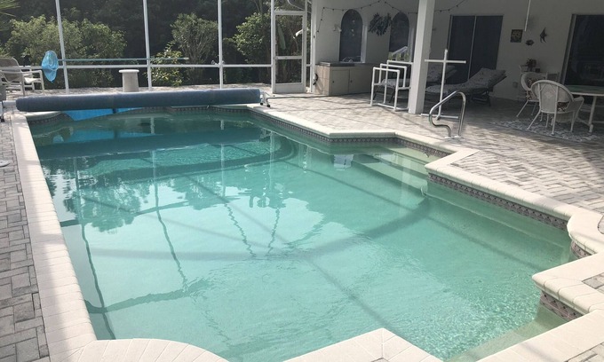 Lehigh Acres House | Comfortable detached house for 4 pers. with large terrace and heated pool