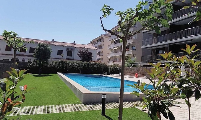 Calafell Apartment | Comfortable flat with pool and beach nearby