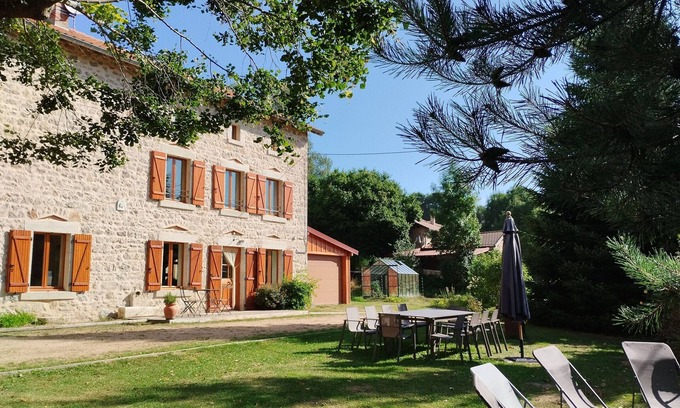 Craponne-sur-Arzon Cottage | Comfortable gîte in Auvergne near hiking trails