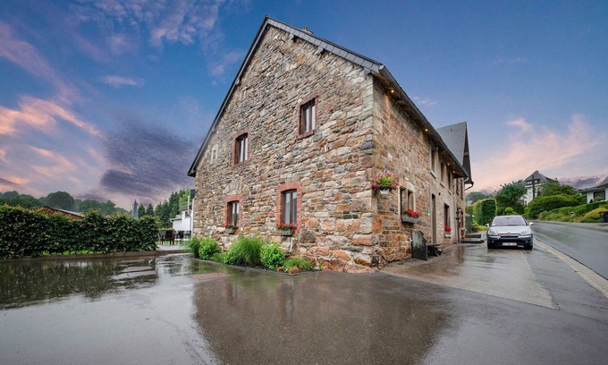 Ondenval House | Comfortable Holiday Home in Waimes with Sauna and Garden