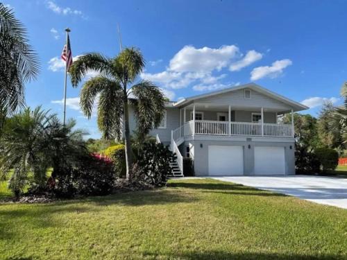 Braden River House | Comfortable Home In Bradenton close to Sarasota
