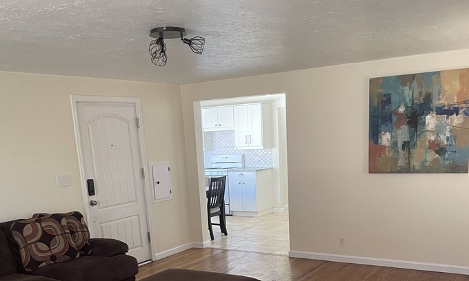 Bountiful House | Comfortable Home w/ Full Kitchen