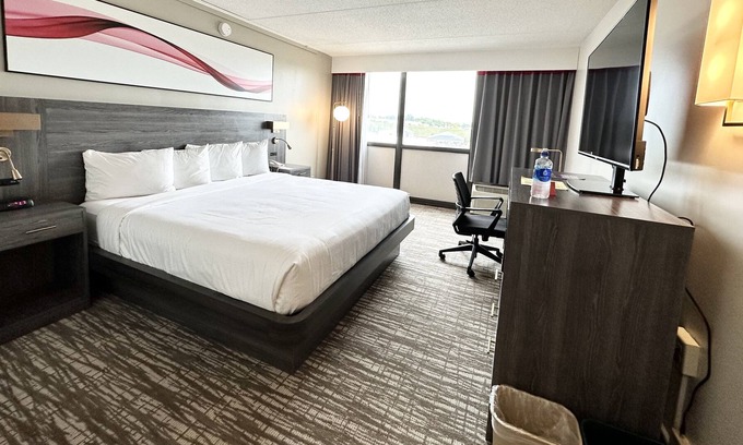 Cedar Rapids - Iowa City House | Comfortable hotel room ideal for extended stays