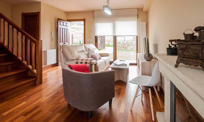 Estrada Cottage | Comfortable house in spectacular surroundings