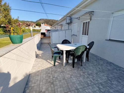 Marinhas House | Comfortable House in Marinhas + Garden and Sea View.