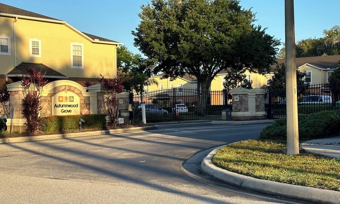 Lakeland House | Comfortable house with w/d, Pool, Internet and utilities included