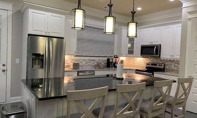 Edgehill House | Comfortable New House at Edge of Gulch