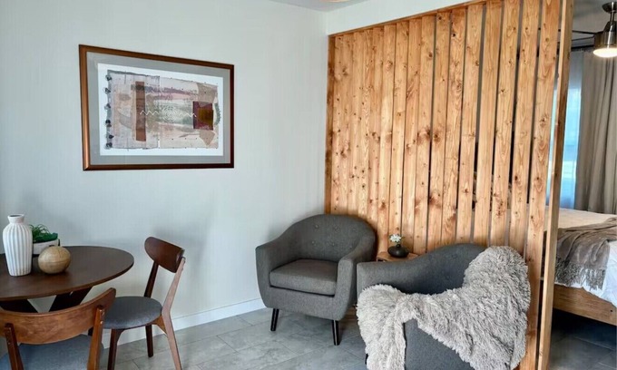 Brandon Apartment | Comfortable & peaceful studio