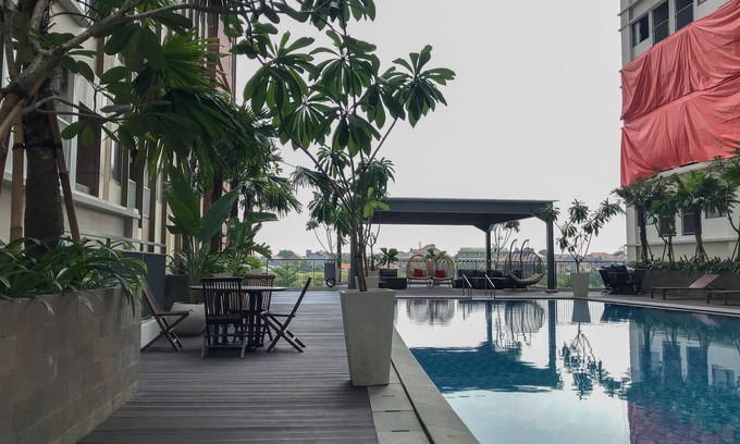 Duren Sawit Apartment | Comfortable Pool View Studio Room at LRT City Jatibening Apartment