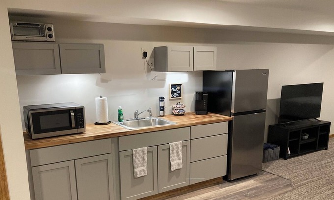 Hudson House | Comfortable Private room with bathroom and kitchenette.