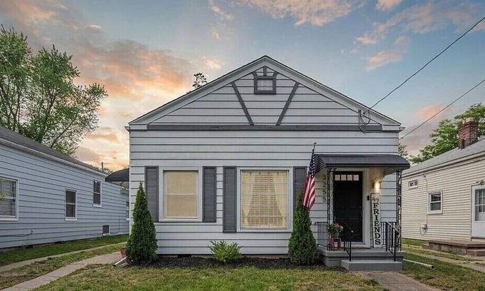 Ottawa House | Comfortable, Private Sherbrook Getaway