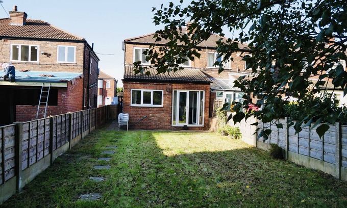 Reddish House | Comfortable relaxing house suitable for a get away