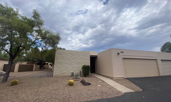 Tucson Condo | Comfortable relaxing townhome, conveniently located for biking and hiking!