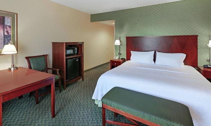 Borderland House | Comfortable Room! Free Airport Transfer!