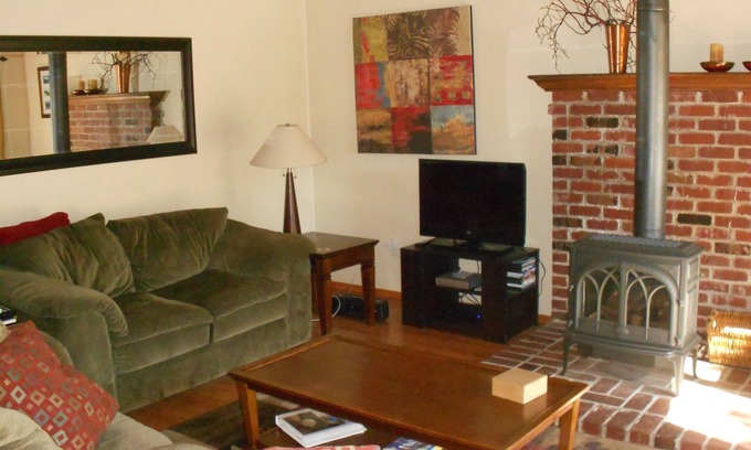 North Upper Truckee House | Comfortable, Spacious, Pet-Friendly HomenLocated close to all the best of Tahoe