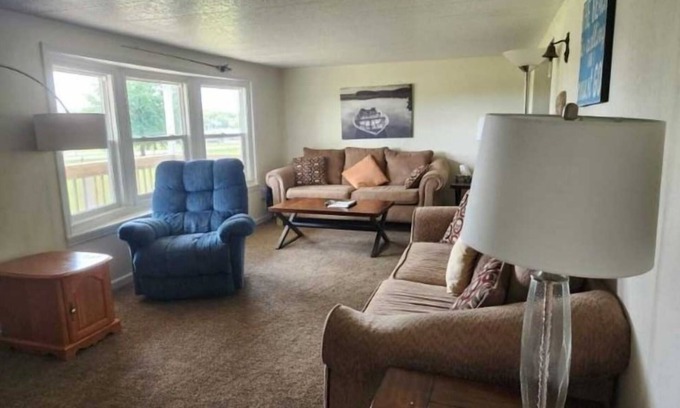Warsaw Hotel | Comfortable Stay in Aprtment w/Pool Access, Community Fire Pit, and Lake Access