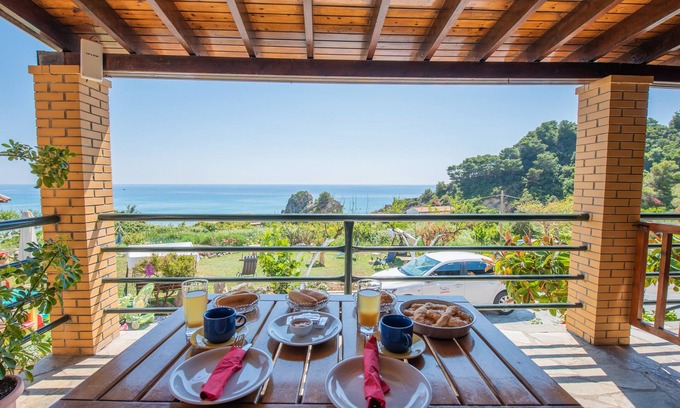 Pelekas Apartment | comfortable studio apartment, pelekas beach, 40 meters from the beach, rainbow