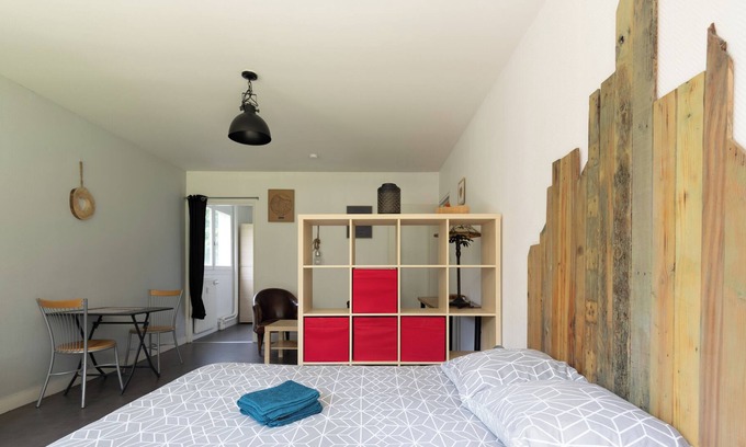 La Metare - Le Portail Rouge Apartment | Comfortable T1 in the heart of a private park