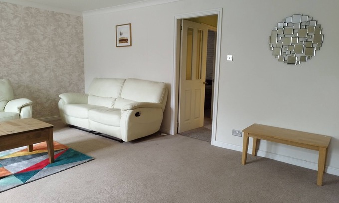 Buckhaven Apartment | Comfortable two bedroom flat in Buckhaven near scenic beach.