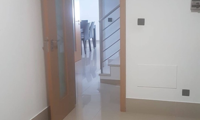 Corroios House | Comfortable villa 10 min from the beaches