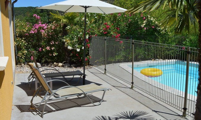 Sampzon Villa | Comfortable villa with private swimming pool and close to the Ardèche River