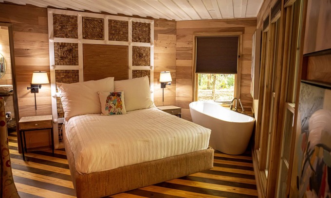 Mentone Cabin | Comfortably Chic Loft-Style, Pet Friendly, Mentone's Favorite Couple's Retreat