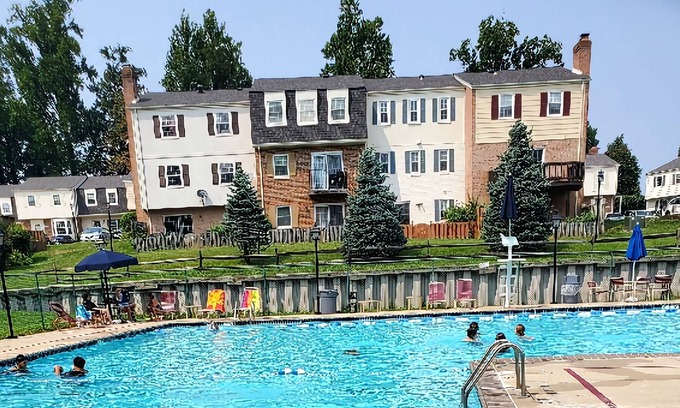 Leisure World House | Comfy 2 bdrm unit w/King size bed & Free parking.
