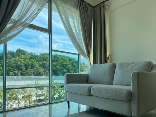 Larut Apartment | Comfy 2 Bedder Retreat Homestay near Taiping Lake Garden with Netflix