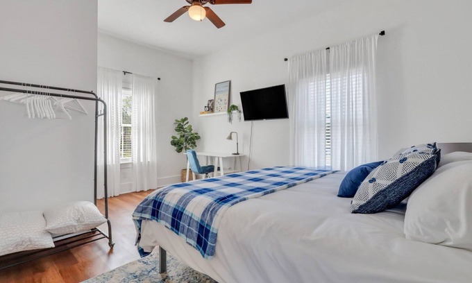 Eastside Apartment | Comfy 3-Bedroom Unit to Stay Between Adventures!