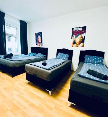 Thurygrund Apartment | Comfy 3BR Apt for Groups, 10-Min to Währinger Park