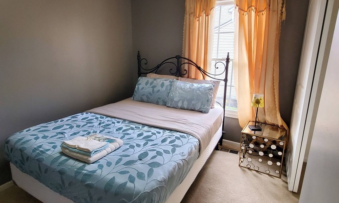 Westerville House | Comfy 4 BR Home in Westerville w Movie rm, Fenced yard, Large Deck w BBQ Grill