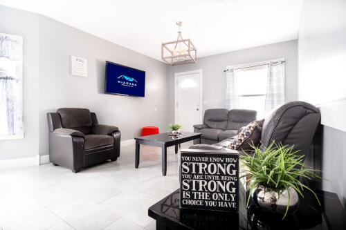 Niagara Falls Apartment | Comfy 4BR, 1 Bath Near the Falls & Casino