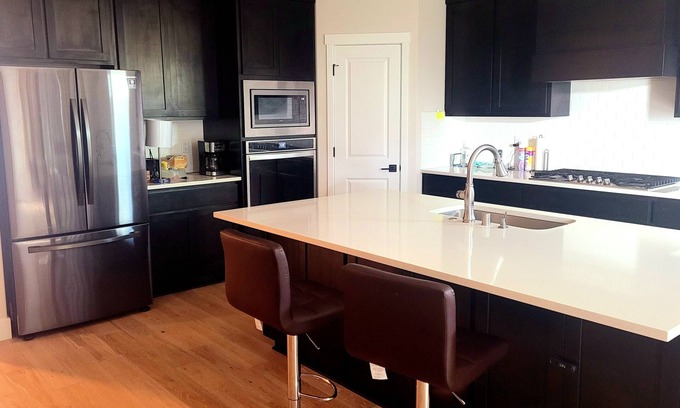Vancouver House | Comfy, and Beautiful Vacation home in Vancouver WA.