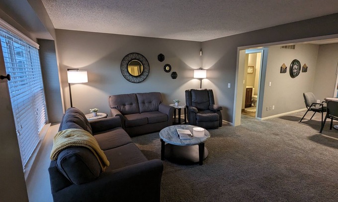 Grandview House | Comfy and Convenient Grandview Home