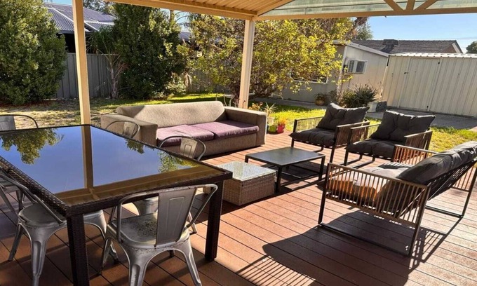 Cloverdale House | Comfy Cloverdale Cottage