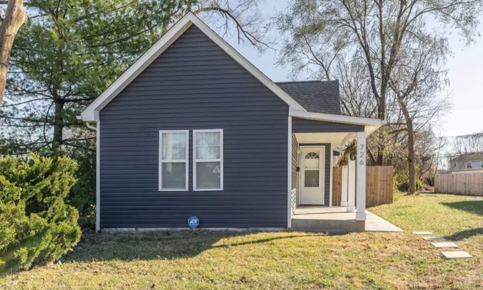 Columbus House | Comfy Cozy 2br home priv.parking 10min to dntwn