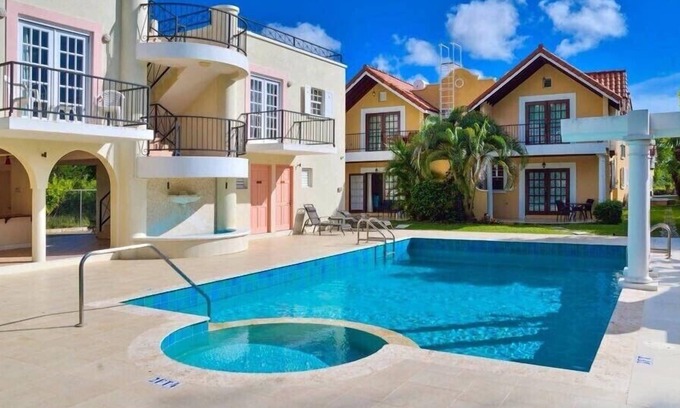 Bridgetown Apartment | Comfy Cozy Studio Apt#9 with Pool on South Coast near Accra Beach
