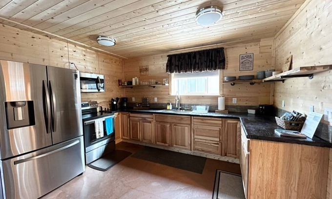 Funny River House | Comfy Funny River retreat close to Soldotna and some of the best fishing holes!
