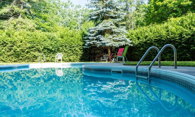 Tay Valley Cottage | Comfy Loft Cottage in Sharbot Lake with Outdoor Pool and Lake Access