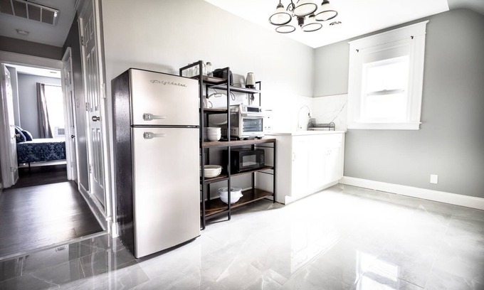 Downtown Niagara Falls Apartment | Comfy Micro Apartment 1BR 1Bath close to the falls