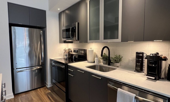 Vienna Apartment | Comfy Nook Tysons King Suite