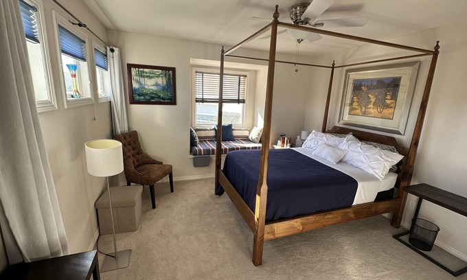 Fort Collins House | Comfy room in a large, beautiful, quiet and safe home centrally located in NoCo!