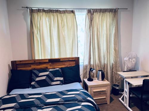 Te Atatu South House | Comfy Stay in Room with Security & Privacy - Room 102