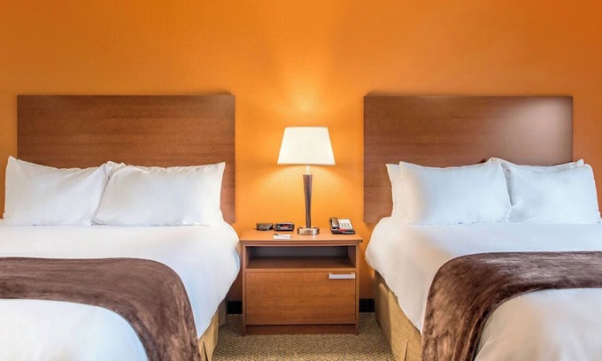 Rapid City Hotel | Comfy Stay Near Rapid City Attractions! With Full-Kitchen! Pet Friendly!