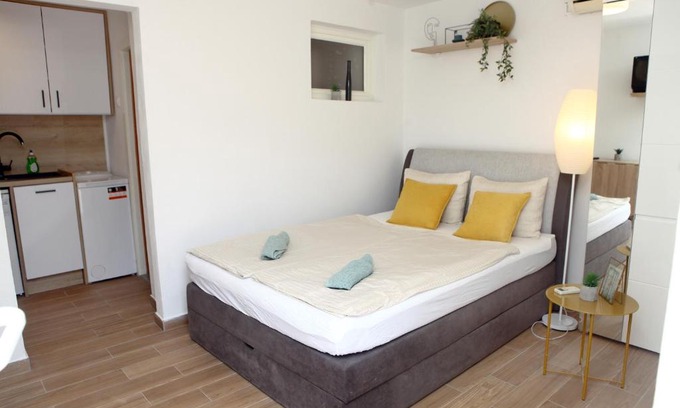 Ankaran Apartment | Comfy Studio in Ankaran JB4
