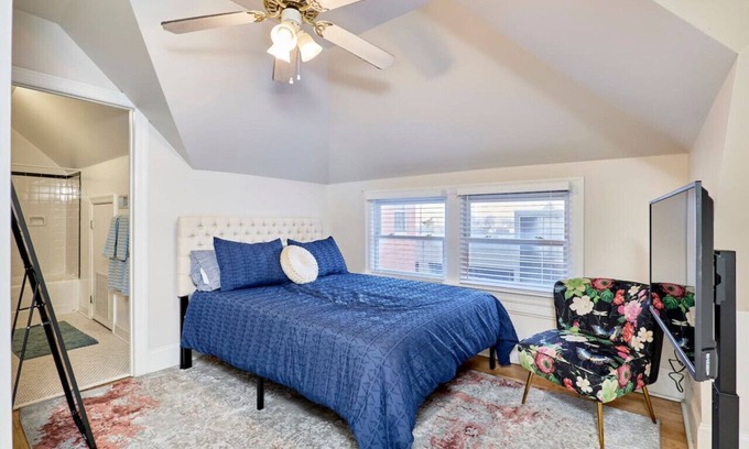 Grand Center Apartment | Comfy Studio SLU, Fox Thtr, CWE-Unit L