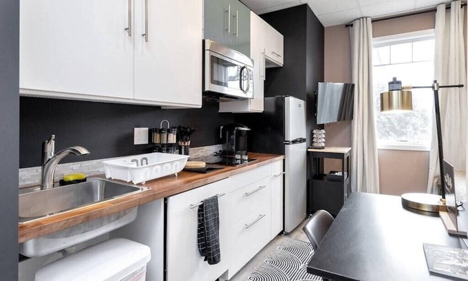 Danbury Apartment | Comfy Studio with Kitchen Central Danbury, ADA