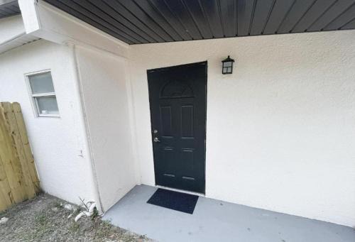 Old Seminole Heights House | Comfy Suite in Tampa