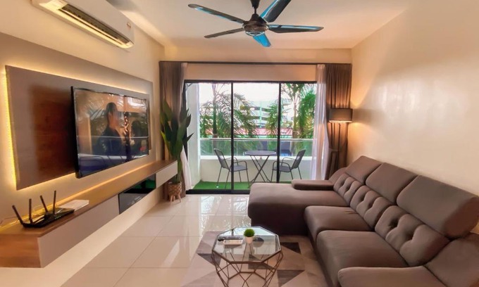 Kampung Kuala Pari Apartment | Comfy Suite Manhattan Ipoh PoolView Waterpark Free Netflix&Game
